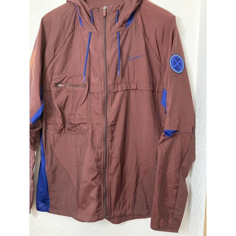 Nike Pro Sz M Windrunner jacket Windbreaker Hooded Athletic Sport Streetwear